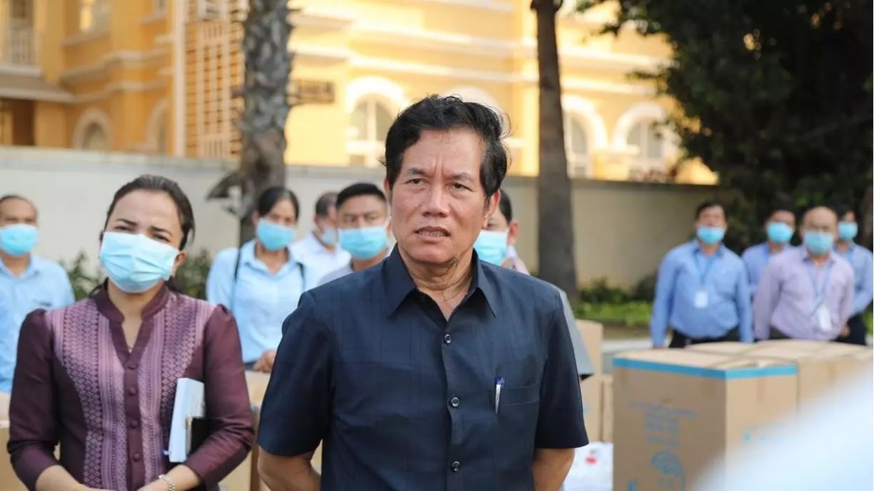 អភិបាលរាជធានីភ្នំពេញ ​លោក ឃួង ស្រេង ​នៅថ្ងៃទី ​១៩ ​មេសា ​ឆ្នាំ ​២០២០។